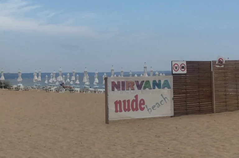 The nude section at Nirvana beach is clearly marked