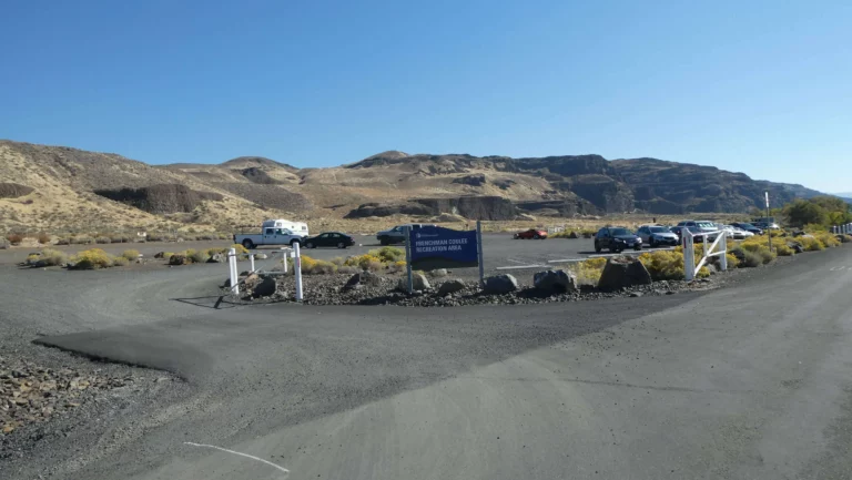 Parking area at Vantage Nude Beach - barely 300ft from the beach