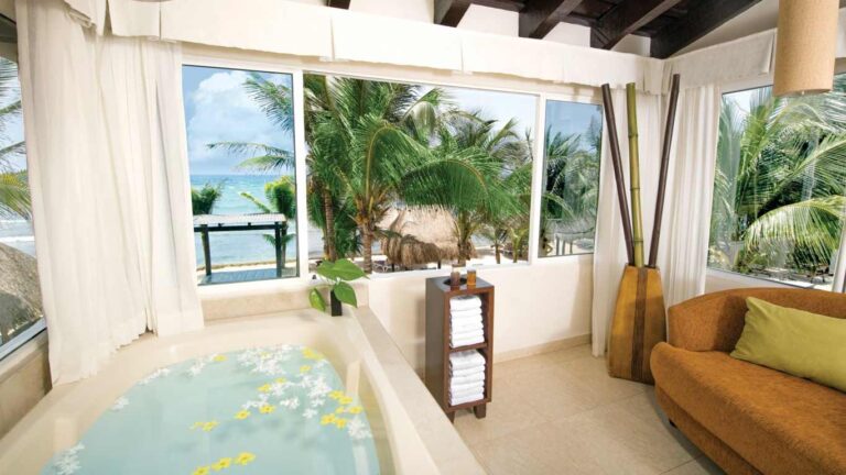 Sea view rooms at Hidden Beach Resort